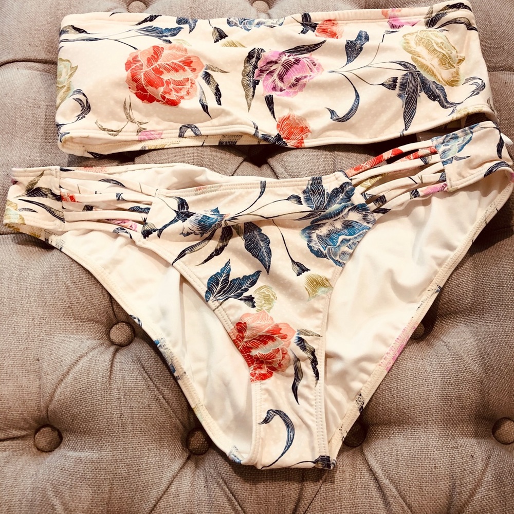 Two piece bikini set